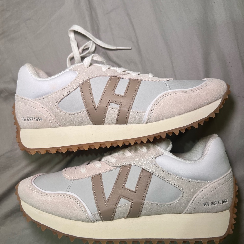 Vintage Havana White and Beige Sneakers - NEW
